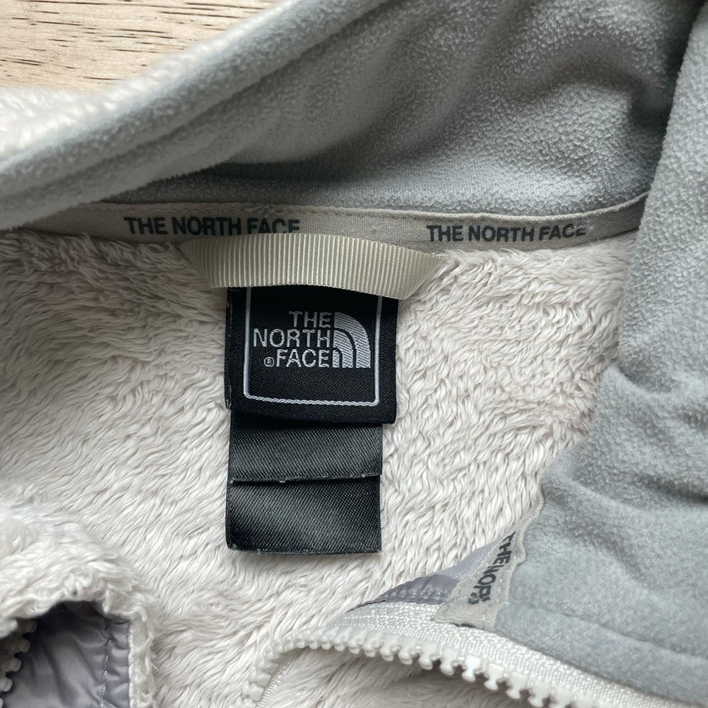 North face pull over - Picture 2 of 2
